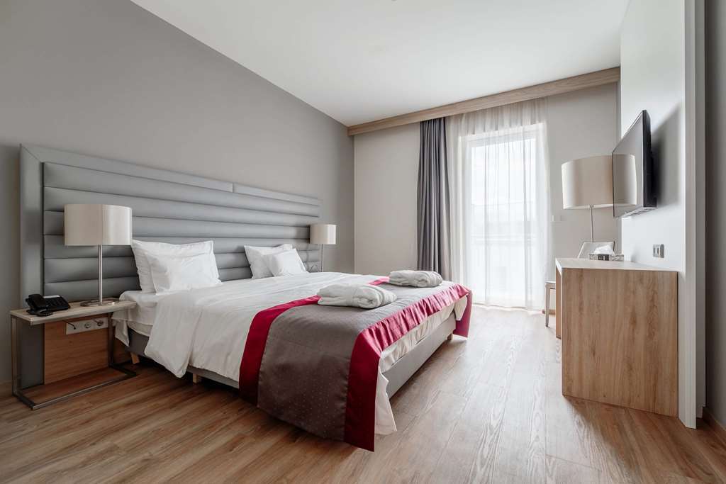 Akeah Verdi Budapest Room photo
